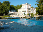 holdaiy wine courses